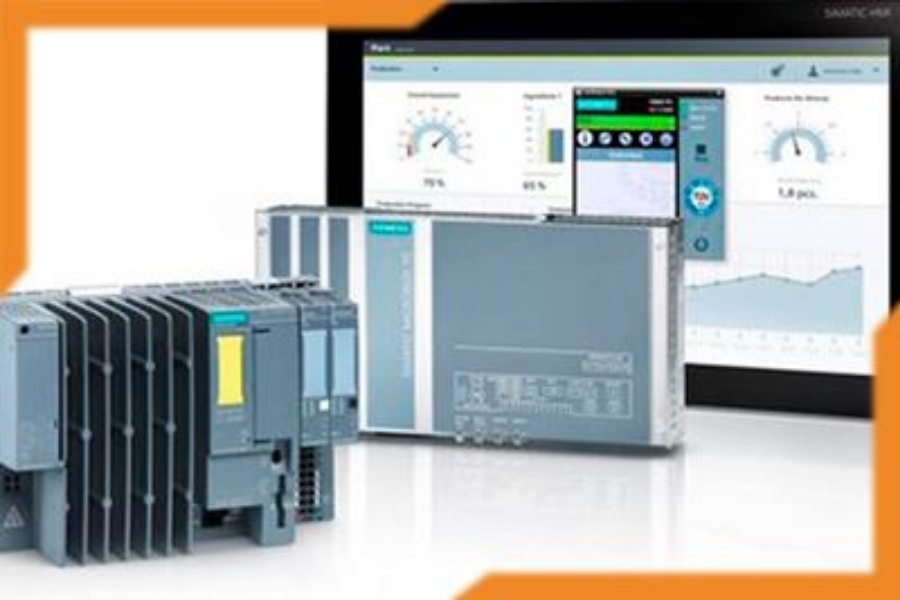 تفاوت بین مانیتور صنعتی و PLC چیست؟